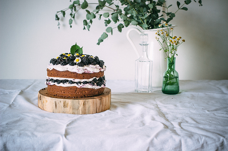 hazelnut-blackberry-cake-with-mascarpone-cream4